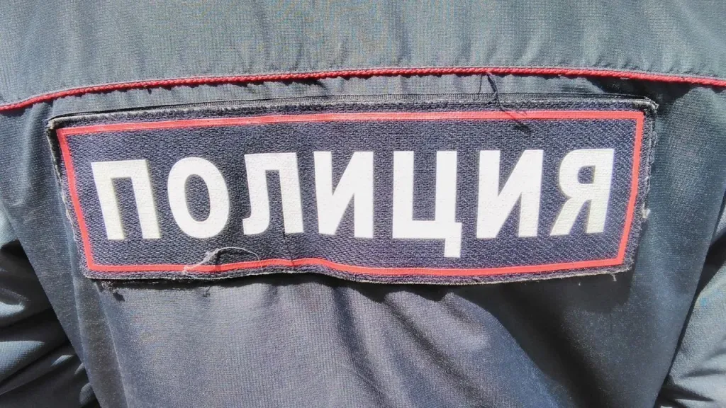 Студента ПГУ задержали за поджог полицейской машины в Барнауле