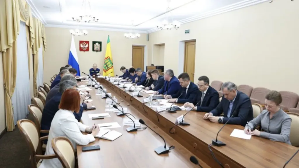 Мельниченко поручил проводить экскурсии в правительстве для учащихся