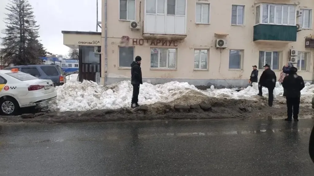 Директор УК в Пензе получил условный срок за наледь на подростка