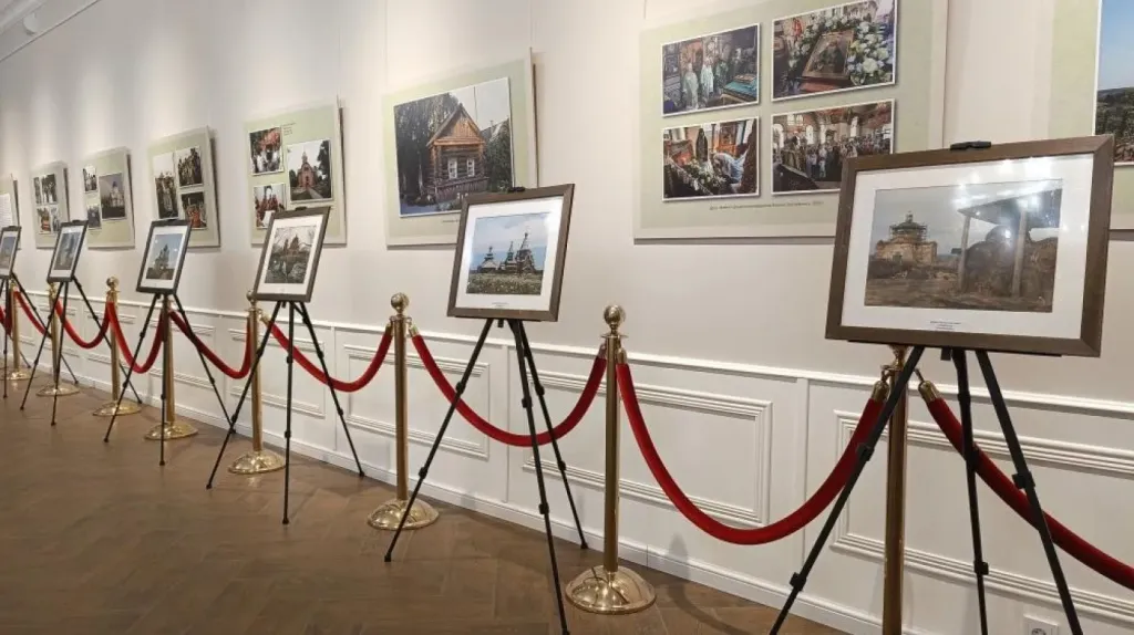 В Пензе открылась бесплатная фотовыставка о храмах региона