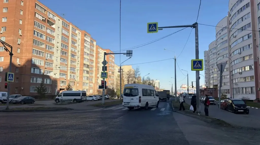 На улице Антонова в Пензе заработал светофор у дома № 16