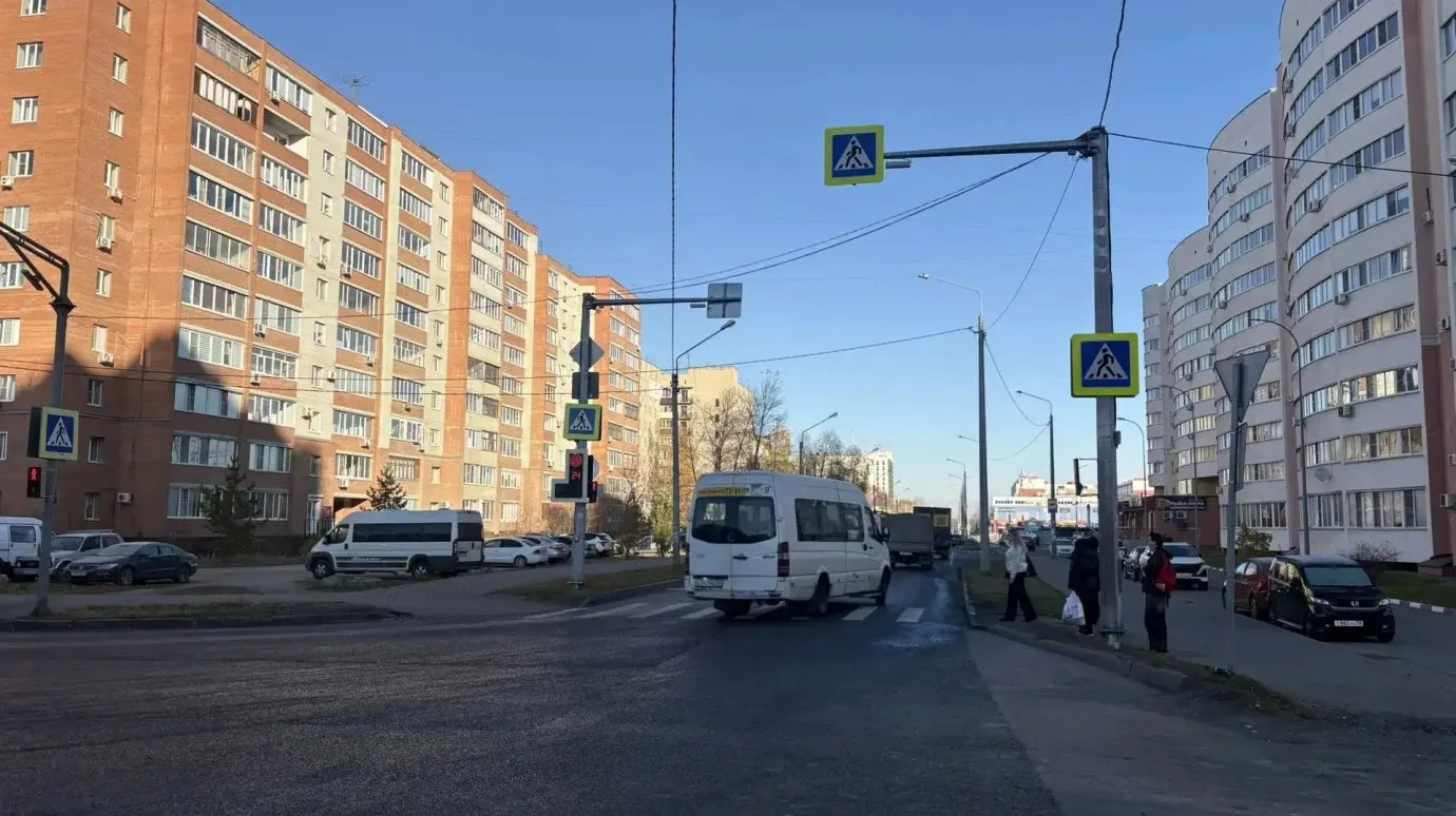 На улице Антонова в Пензе заработал светофор у дома № 16