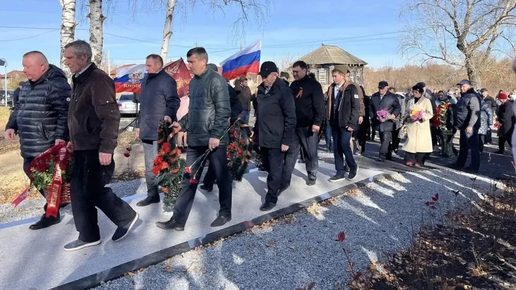 В селе План открыли мемориальный комплекс героям